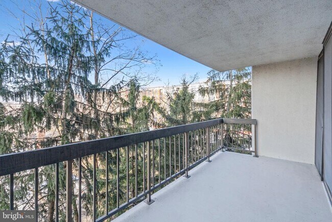 Building Photo - 1016 S Wayne St