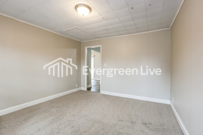 Building Photo - 8816 Montery Ct