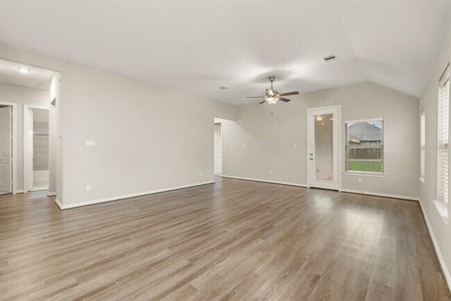 Building Photo - 24315 Devon Park Dr