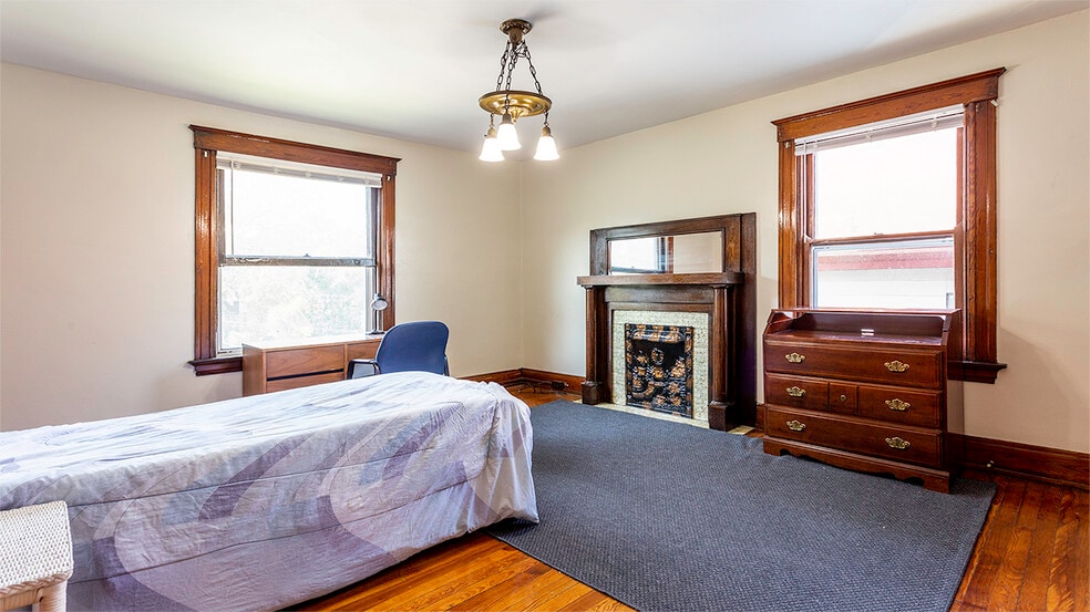 Room C w/half bath - 526 Riddle Rd