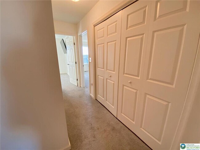 Building Photo - 17 Timber Trl