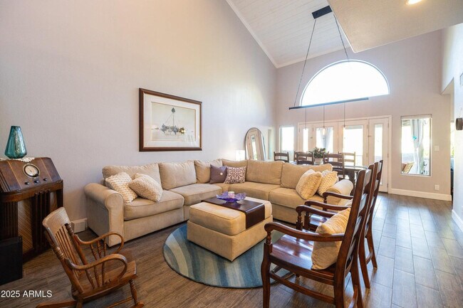 Building Photo - 5442 S Hurricane Ct