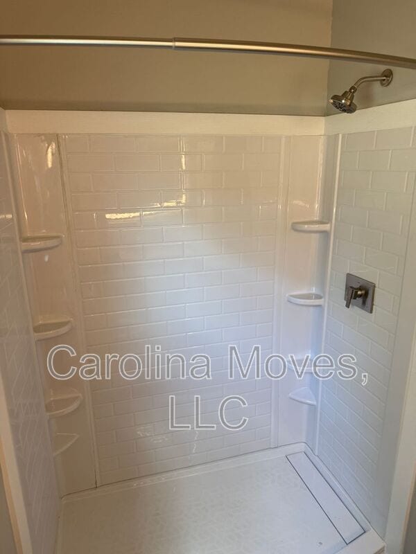 Building Photo - 102 Woodhaven Ct
