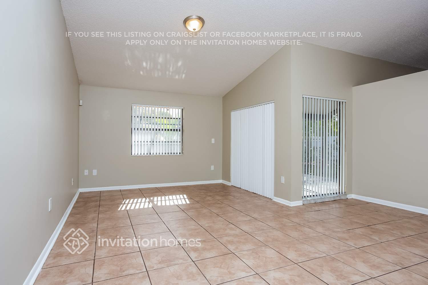Building Photo - 13960 Beechwood Ct