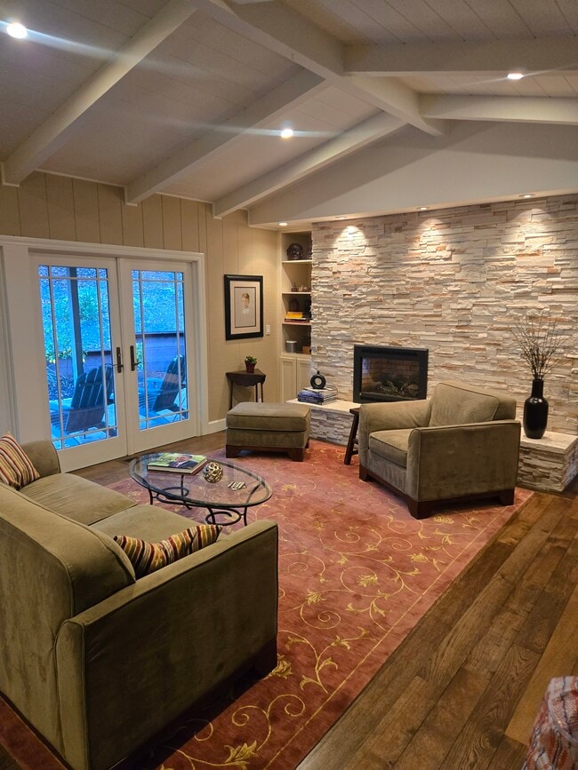 Building Photo - Shared Houseing Portola Valley