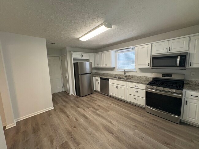 Building Photo - 229 Pebble Creek Dr