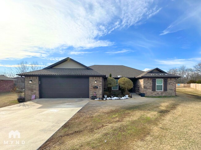 Primary Photo - 523 Eagle Dr