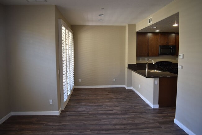 Building Photo - 2 Bedroom Townhome in the Northstar Community of Santee