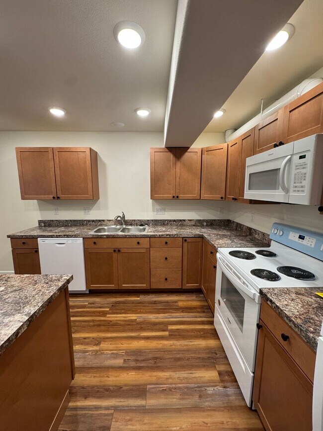 Building Photo - Brand new construction 3 bed near JBER