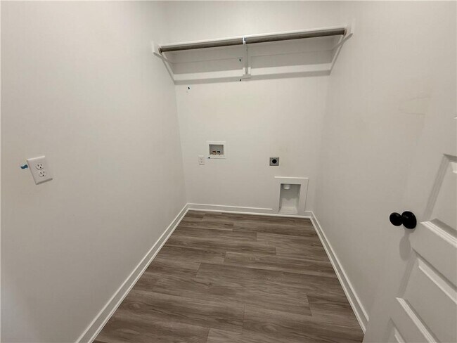 Building Photo - 416 Gosling Is