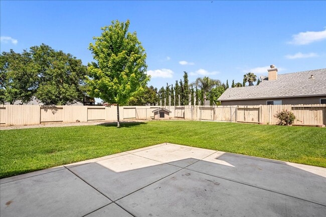 Building Photo - 1002 Bay Terrace Dr