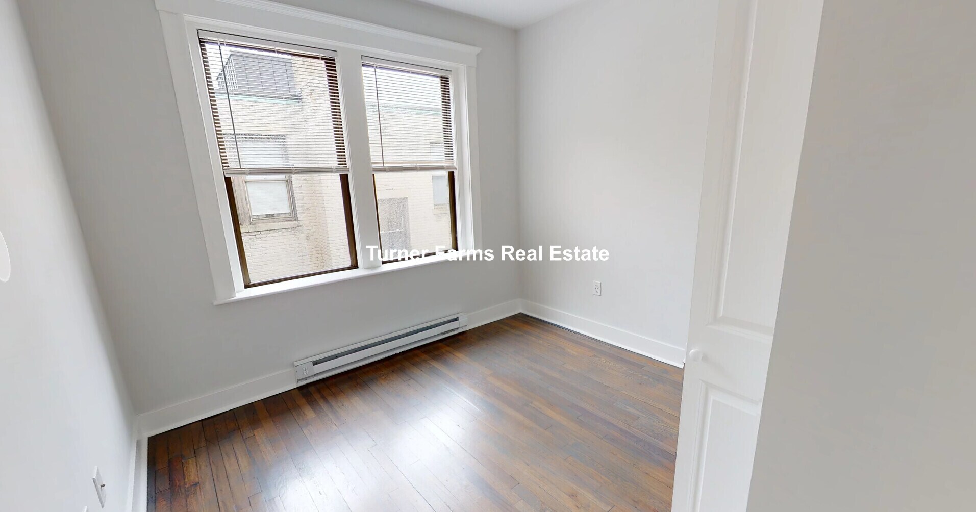 Building Photo - 211 Park Dr
