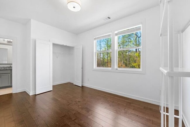 Building Photo - 3388 Kelowna Ct