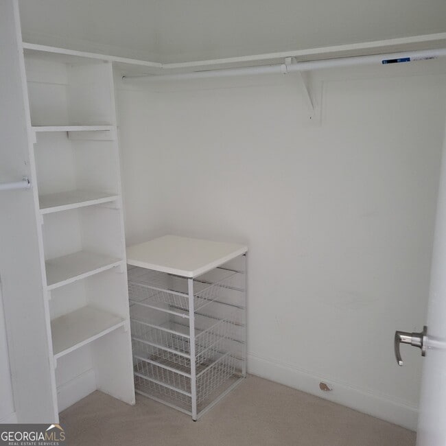 Building Photo - 62 Rumson Ct