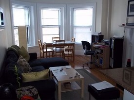 Building Photo - 847 Beacon St