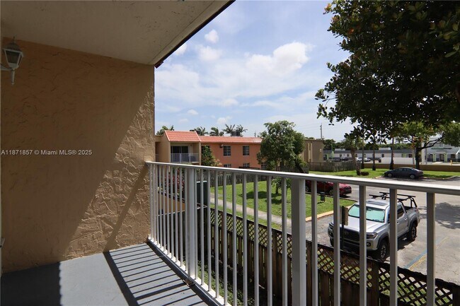 Building Photo - 4910 NW 79th Ave