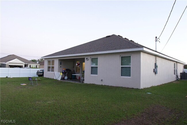 Building Photo - 413 SE 4th St