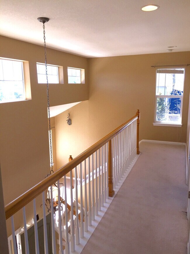 Building Photo - Stunning 4 Bedroom Home In Cross Creek area of Aurora