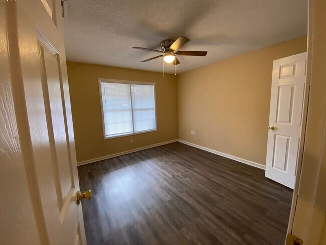 Building Photo - 1205 Beaver Creek Dr