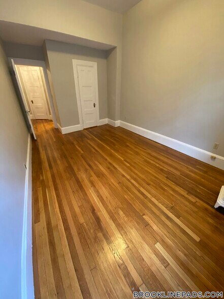 Building Photo - 9 Sewall Ave