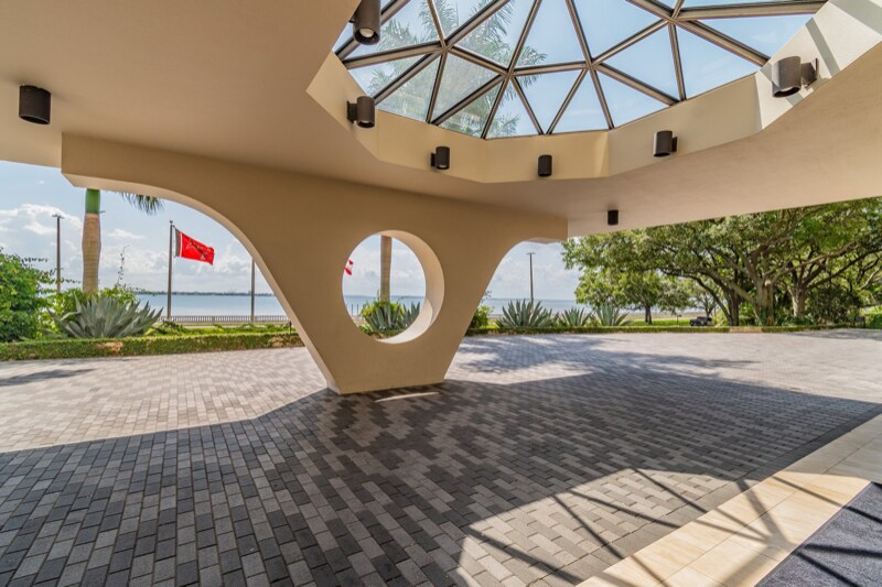 Building Photo - 3301 Bayshore Blvd