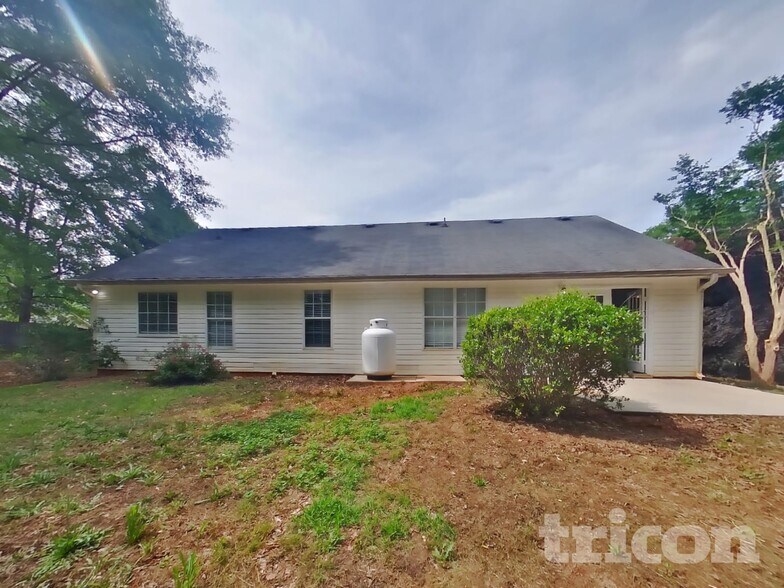 Building Photo - 2043 Big Cypress Ln