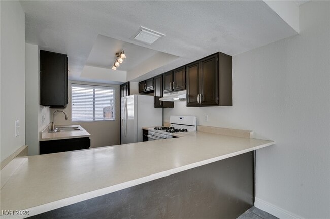 Building Photo - 764 Lawrence Dr