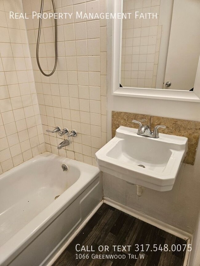 Building Photo - 1066 Greenwood Trail W Dr