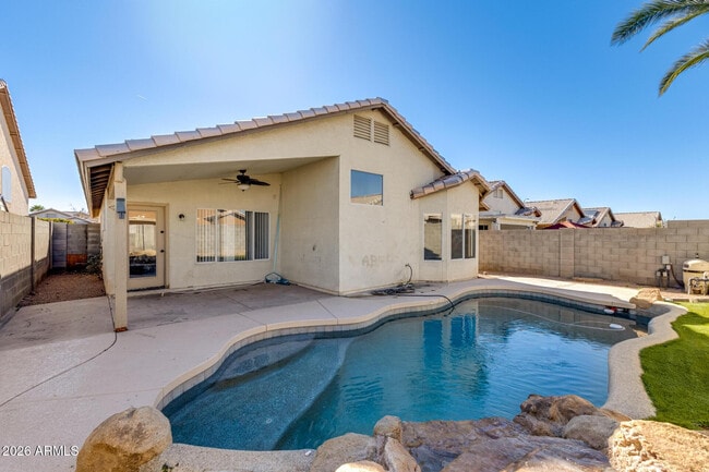 Building Photo - 8642 W Laurel Ln