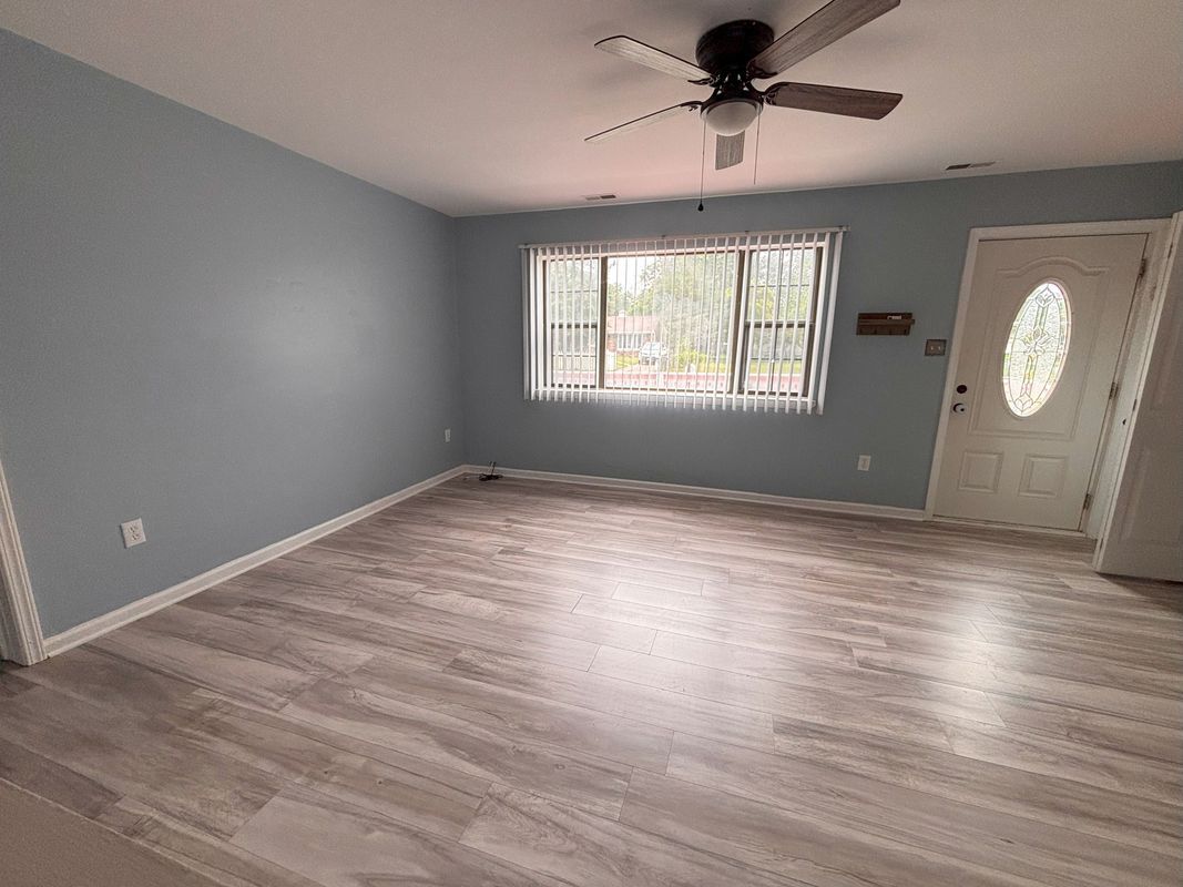 Building Photo - 96 Tecumseh Trail