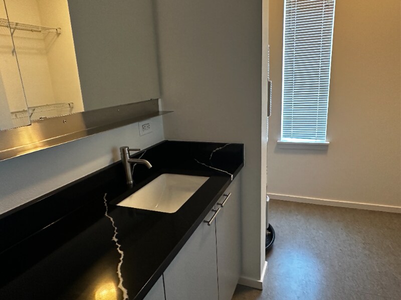 Building Photo - 2311 W Newton St