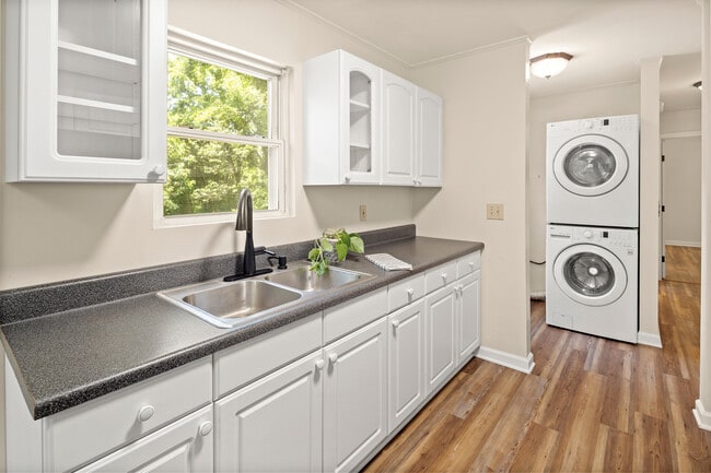 Building Photo - 12 West St