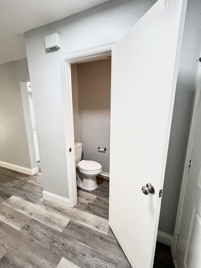 Building Photo - 11446 Skimmer Ct