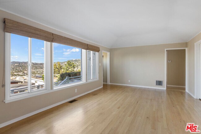 Building Photo - 3815 Franklin Ave