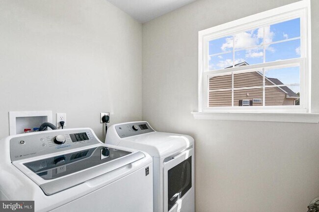 Building Photo - 3070 Goshen Dr