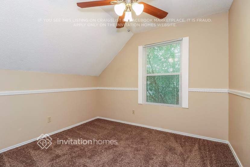 Building Photo - 3805 Waxwing Cir S
