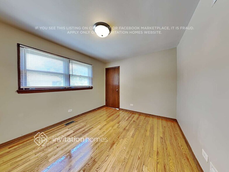 Building Photo - 16142 Grove Ave