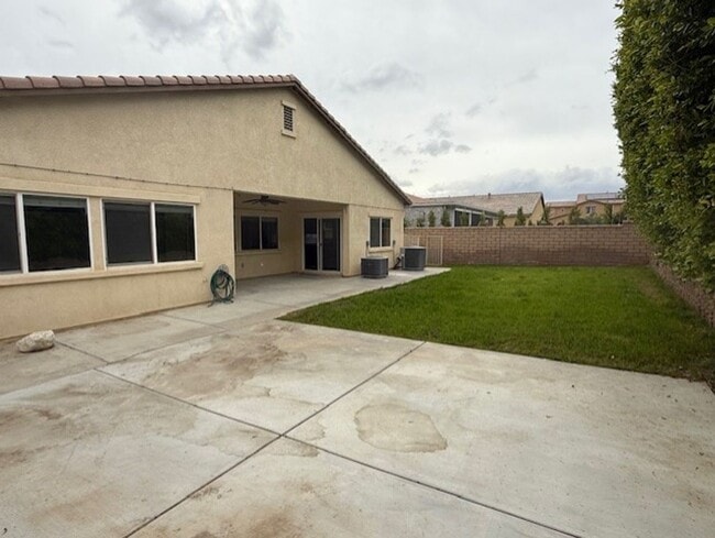 Building Photo - Home with Solar in Gated Sonora Wells