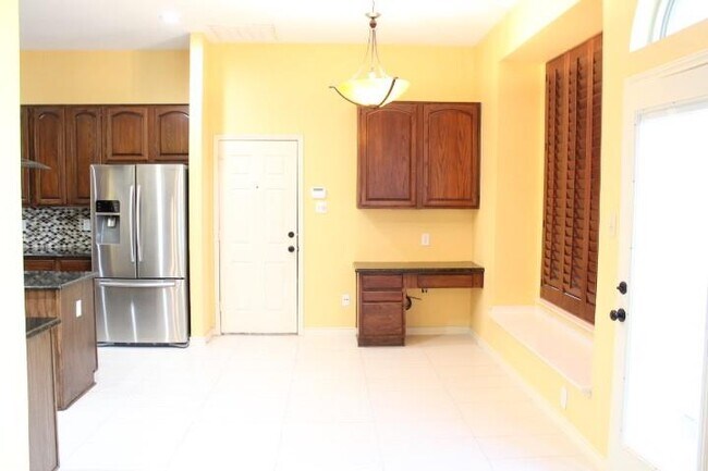 Building Photo - 1013 Stone Gate Dr