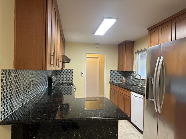 Building Photo - 1934 Foxworthy Ave