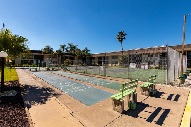 Building Photo - 12300 Vonn Rd