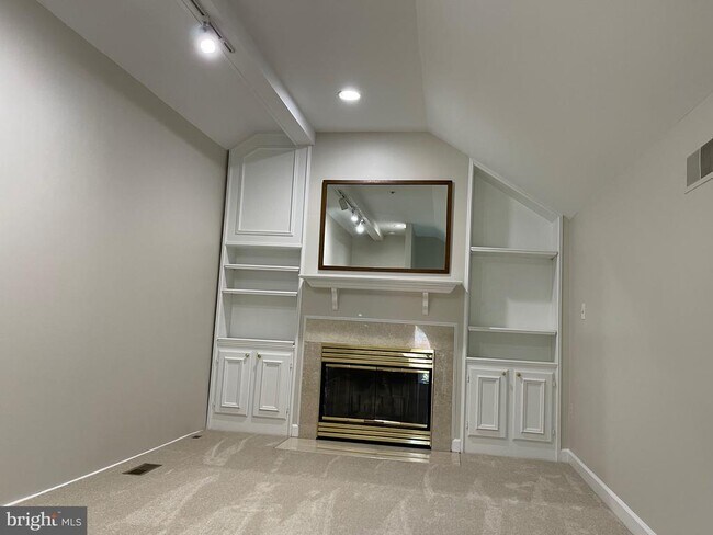 Building Photo - 9715 Whitley Park Pl