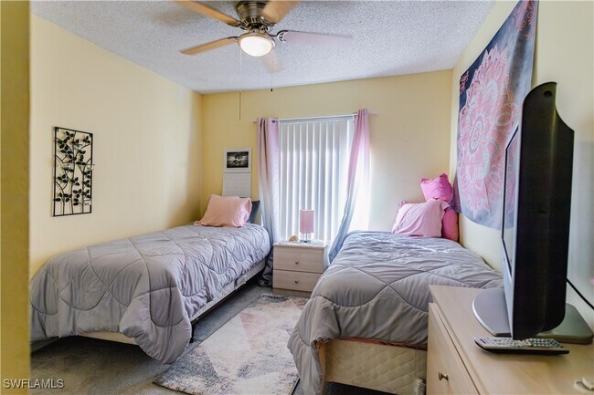 Building Photo - 9540 Green Cypress Ln