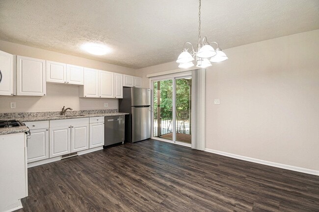 Building Photo - 2364 Peachwood Cir NE