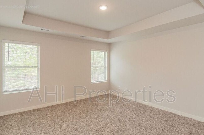 Building Photo - 3535 Misty Hollow Dr