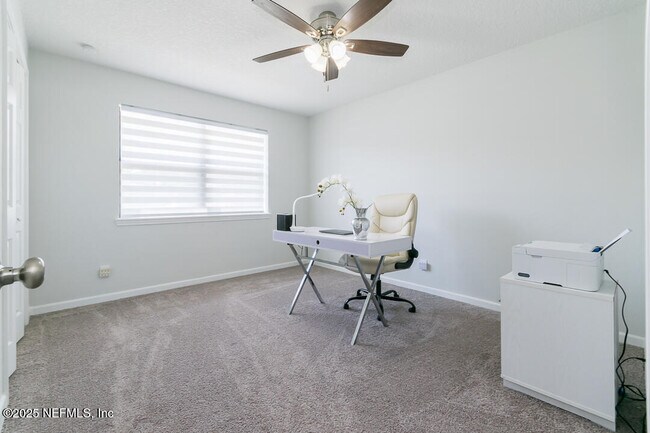 Building Photo - 6221 Ashwood Ln