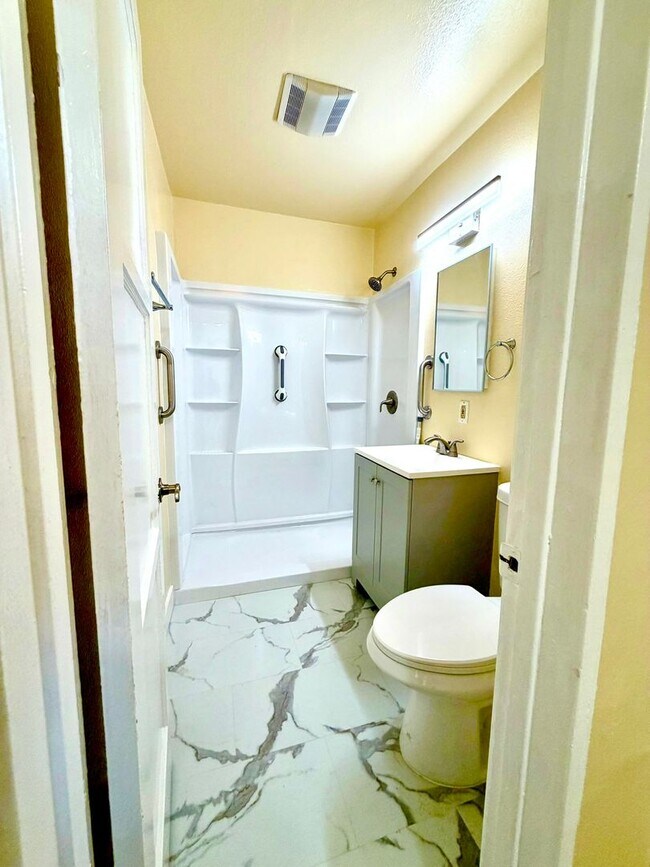 Building Photo - Palladian - S. Elman Street