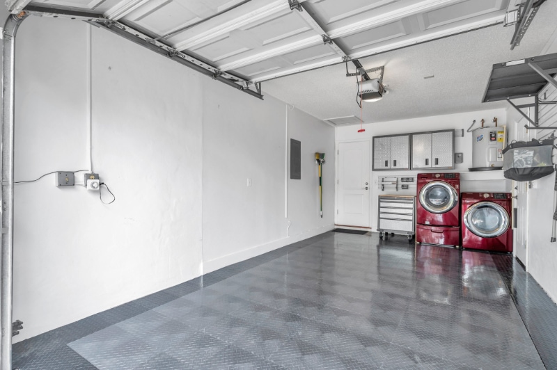 Building Photo - 305 N Archer St