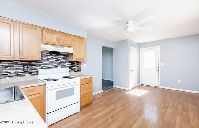 Building Photo - 120 Franklin Ave