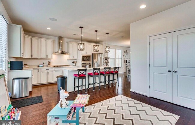 Building Photo - 42440 Dogwood Glen Square
